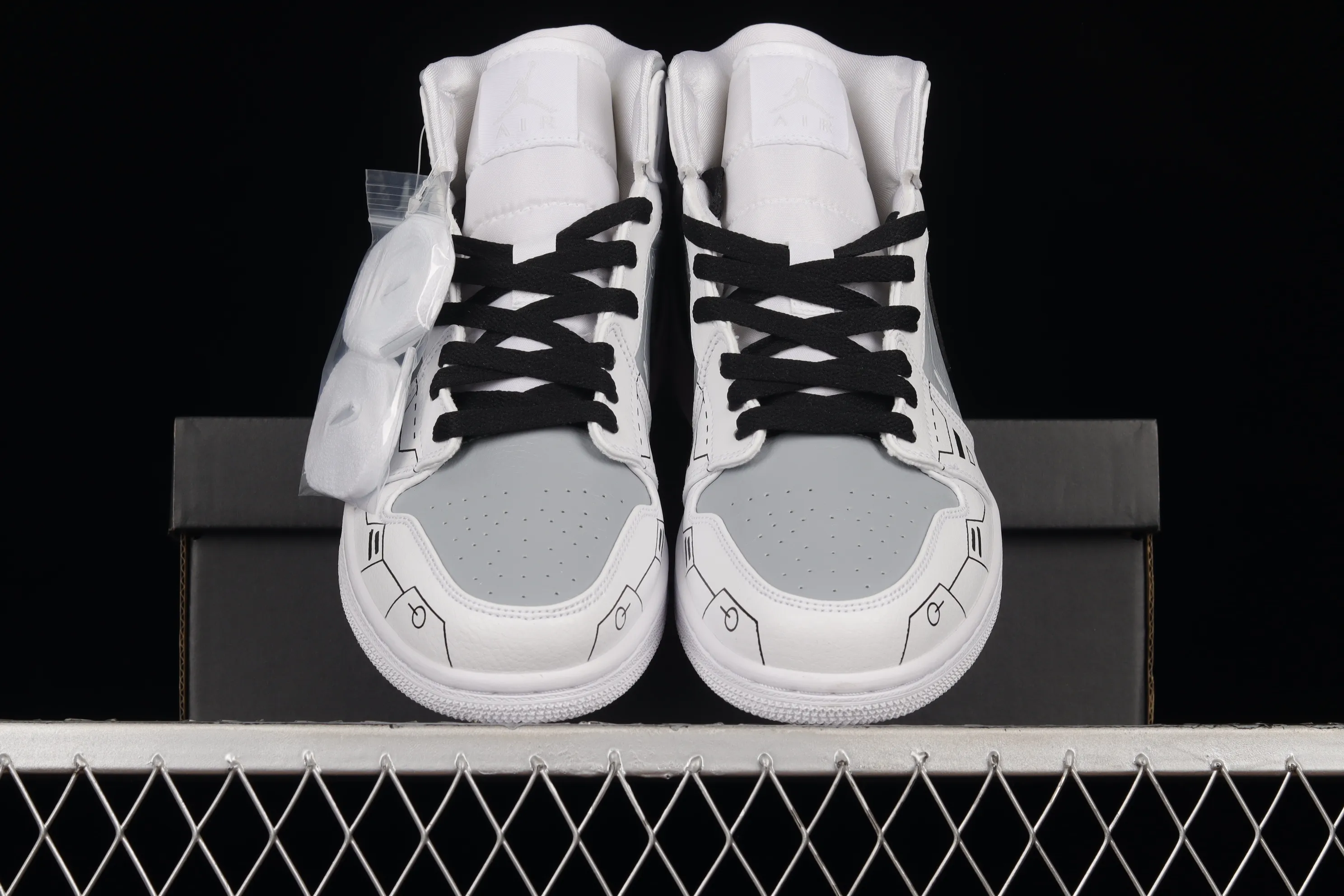 All categories Air Jordan Jordan series basketball shoes Air Jordan 1 Mid Air Jordan 1 Mid "PS5" AJ1 Joe 1 theme video game black and white gray mid-top basketball shoes 554724-129